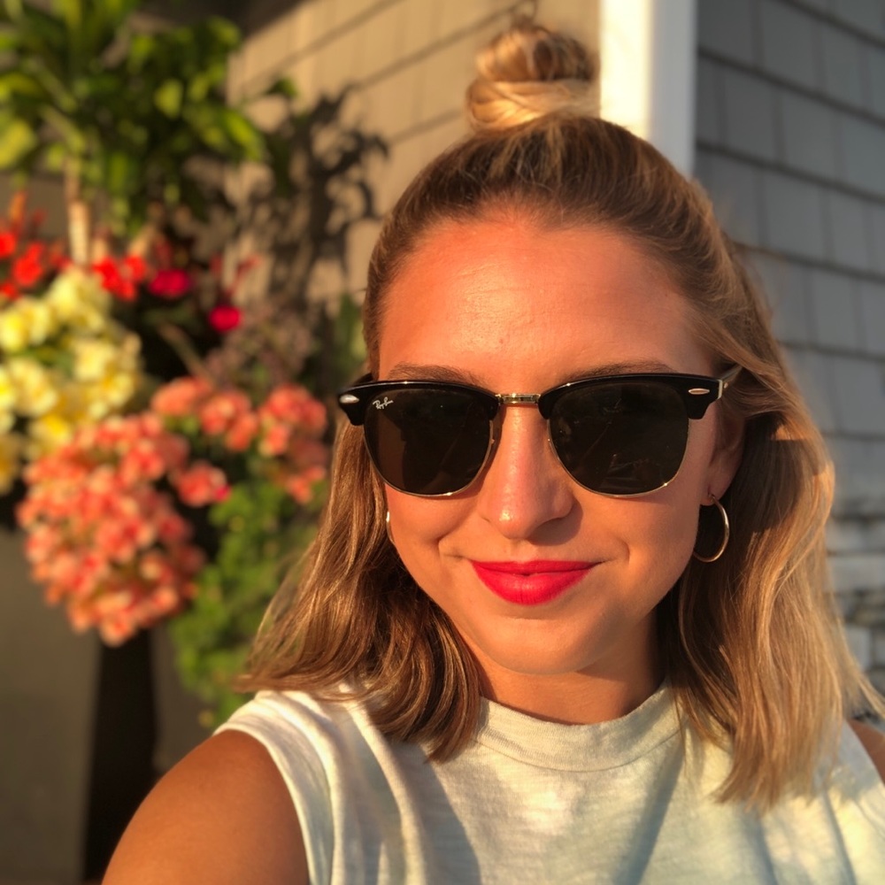 Meet your Posher, Christine